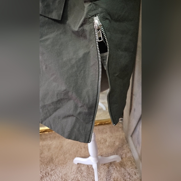 BY.DYLN Zach Utility Nylon Jacket in Coal/olive green. Size Small - Picture 14 of 16